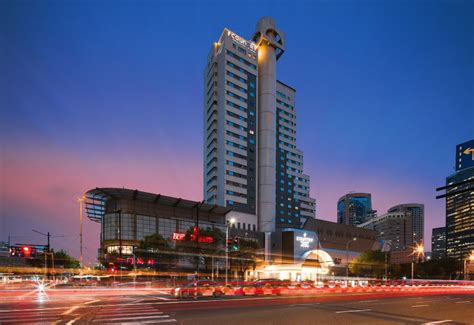 THE 10 CLOSEST Hotels to Shanghai Railway Station .